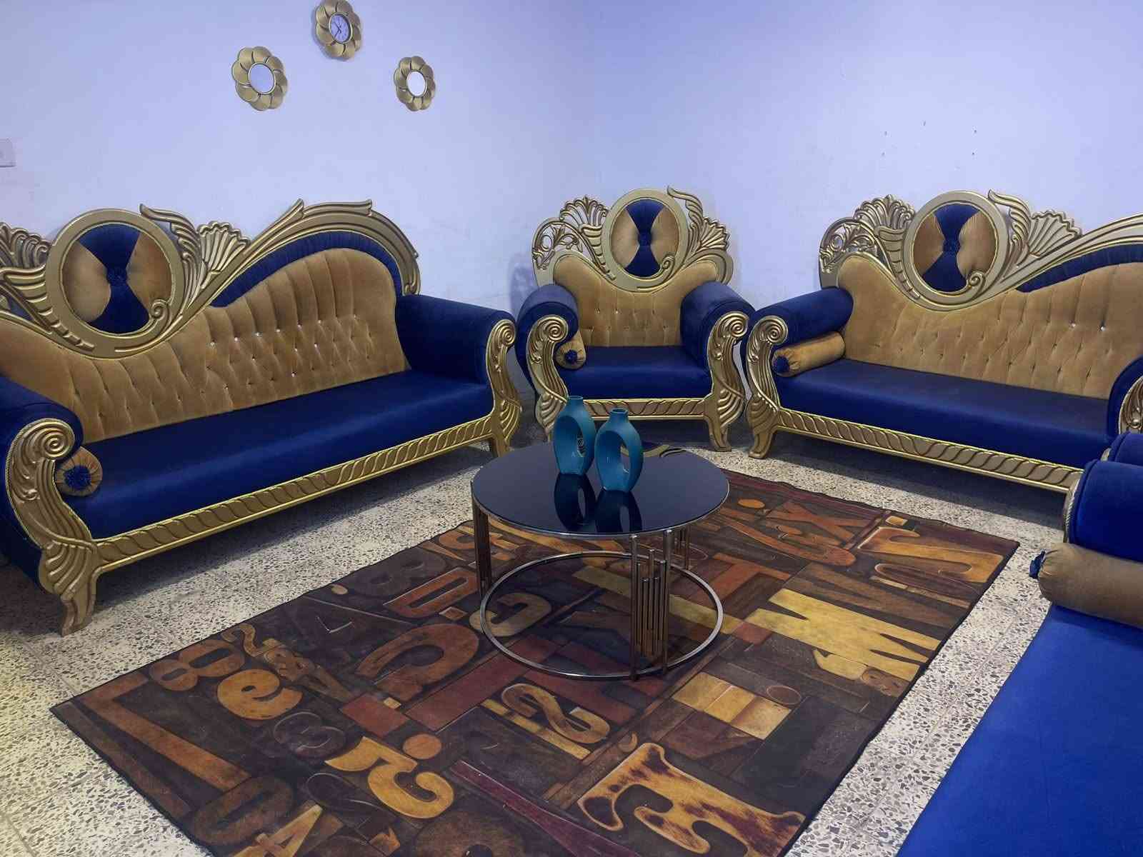 تخم ملكي • ١٠ مقاعد • نظيف