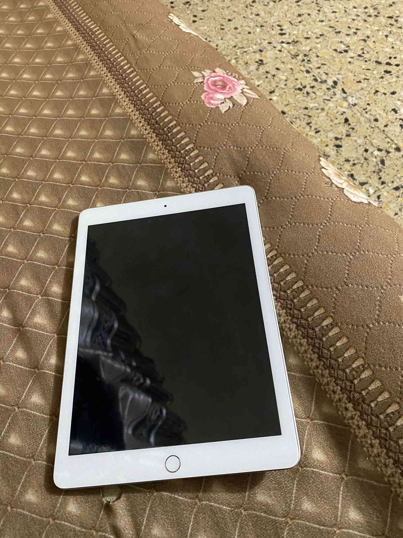 ايباد ٦ • ذاكرة ١٢٨ • مقفول رمز