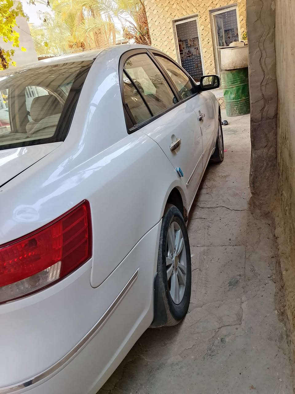 سلام عليكم سوناتا خليجي موديل 2010 رقم بغداد  بيه قطعتين صبغ والباقي كفاله مكينه 2400  كهربائيات تحكم ستيرن  جهتين فتحه سقف اشايربل مري   بدون دواخل مكان السياره ديوانيه والاستفسار عل الرقم  ***********
