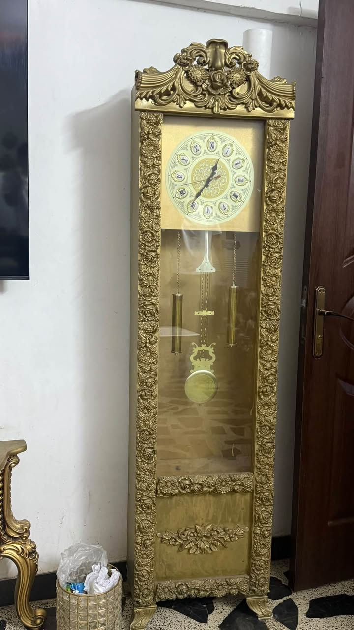 التخم 400
الفاترينه 75
المرايه 75
الساعه 50 العنوان الغزالية للاستفسار خاص او ***********
