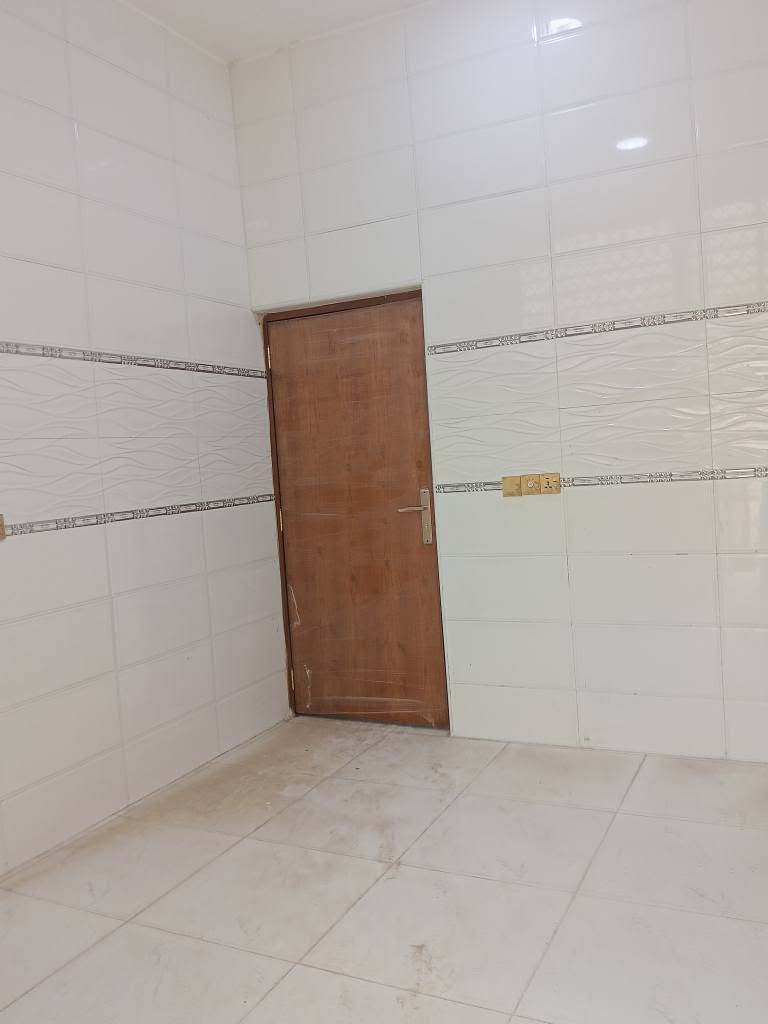 بيت طابو زراعي للبيع 

في ابو خصيب منطقة السبيليات الغربية 

مساحة البيت 100 متر 

السعر المطلوب 70 مليون وبي مجال شي بسيط 

لاستفسار تواصل على رقم 

*********** البصرة, العراق
