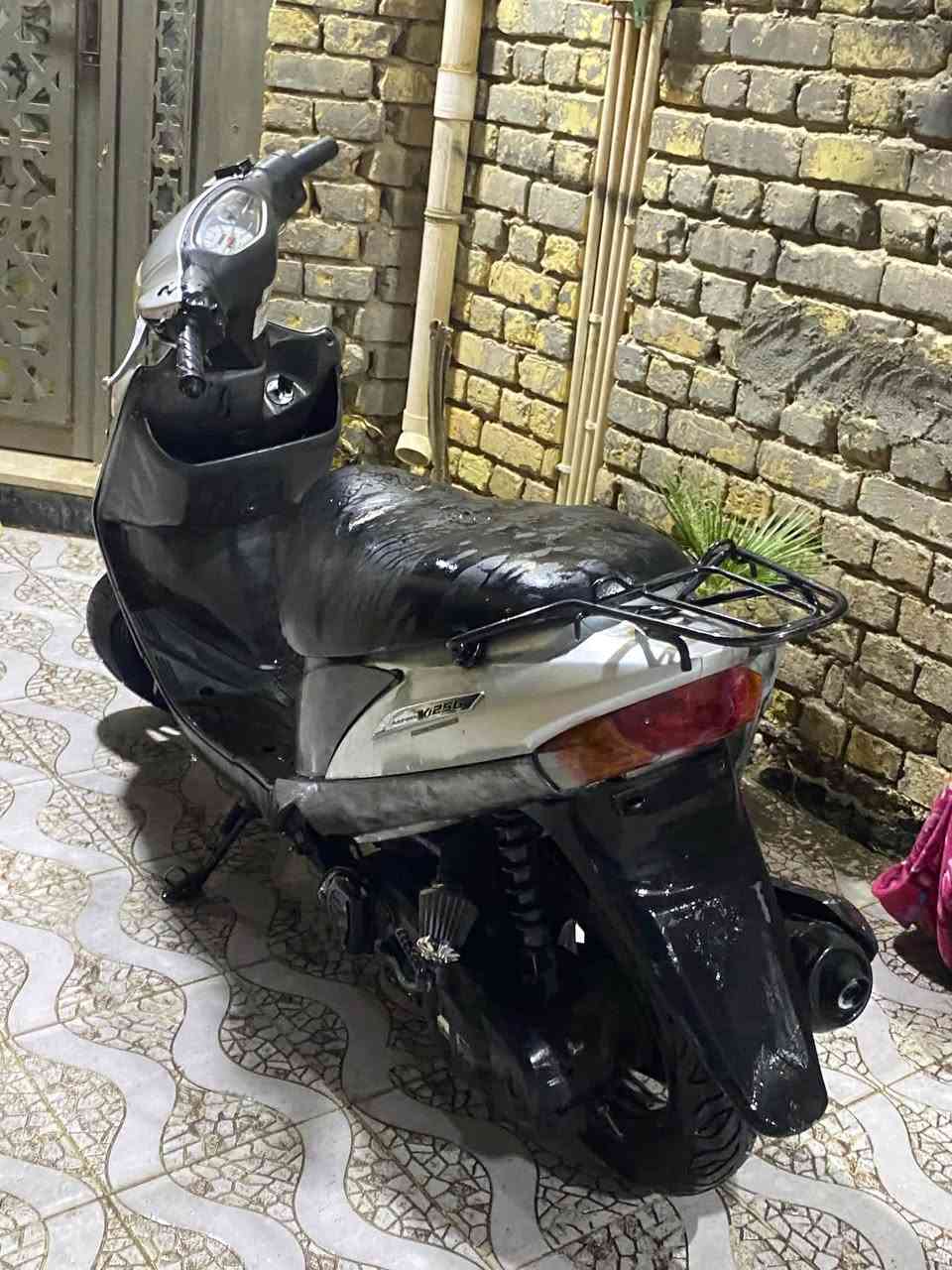 سلام عليكم دراجه ادرس قديم البيع دراجه اهندر سلف خير من يم الله لتفاصيل اكثر ***********مكانه كوت الخاجيه شارع اربعين
