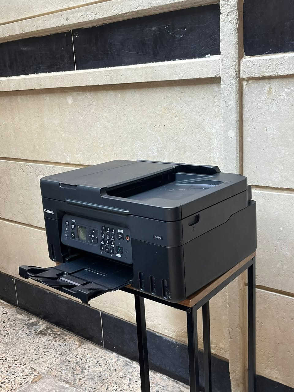 السلام عليكم طابعه كانون G4570 فيدر اسكنر شاشة حقن خارجي مواصفات فول الطابعه ملحقاتها كارتون وكيبل تشغيل الطابعه جديد لوك بلكارتون عداد 55 ورقة الطابعه سعرها 225 الف الشراي يتصل *********** تحياتي
