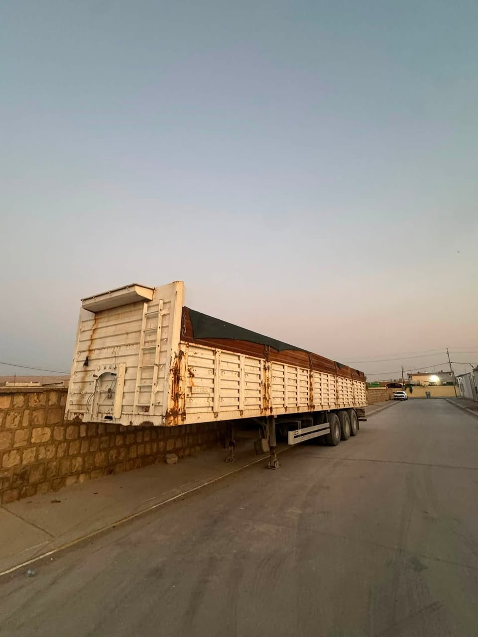 لبيع أسكانية مؤديل2006 سنگل امامي حجم معرك 500 گير  ٣+٣  عرةبانة ٣ دناگيل بلادي دةبل تاير بيها سفاع و تعلاوة رقم واتساپ ***********
