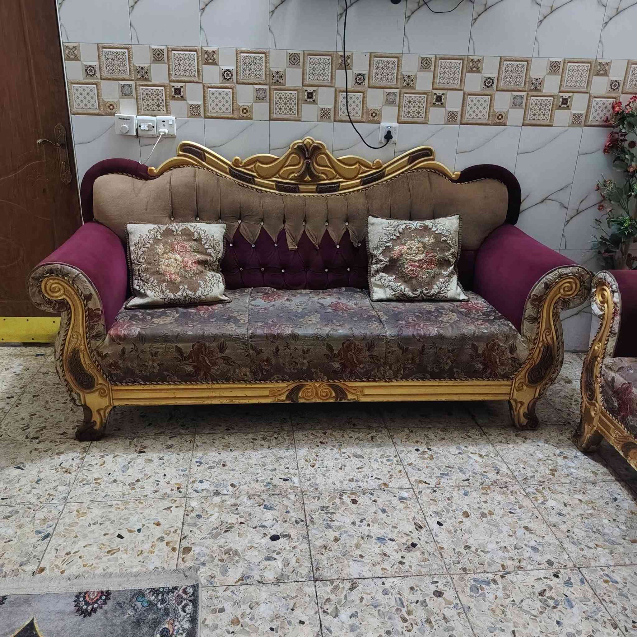 سلام عليكم تخم ١٠ مقاعد نضافة ٩٠ بل١٠٠ ما بي ضرر نضيف مكاني بغداد حي البتول السعر ٣٥٠
***********
