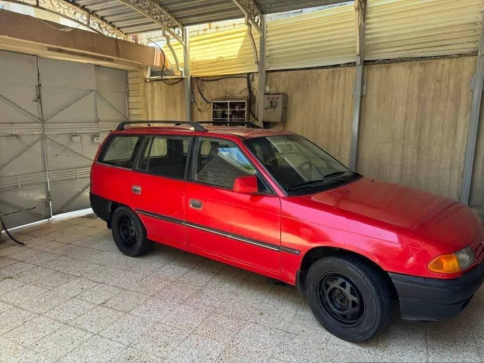 اوبل استرا استيشن 92
بيها صبغ دوائر خلفية ودوسات فقط
المحرك بحالة جيدة 
الكير 5 نمرات
الداخل نظيف وبحالة جيده
انا صاحبها الشرعي 
السعر 50 ورقة
للتواصل ***********
