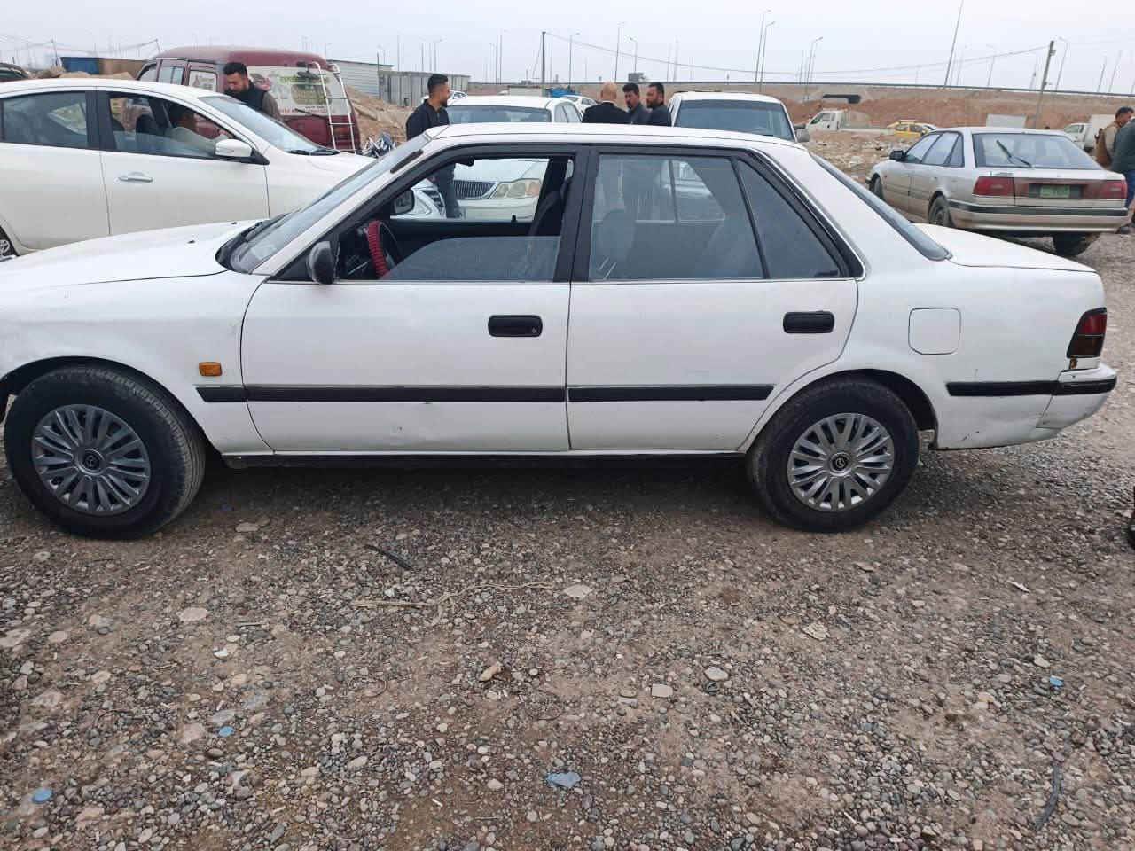 سلام عليكم ورحمة الله وبركاته سياره كورله مديل 92 محرك 1600 سياره دواخلهه كله نضيفات كله السياره بلاد ما بيهه اي نقص لايت شغال ماسحات شغال لايت بيه تدفئه تبريد عوزهه بس غاز السياره ما بيهه اي نقص سعر 35وبيهه مجال بسيط  رقم الهاتف ***********
