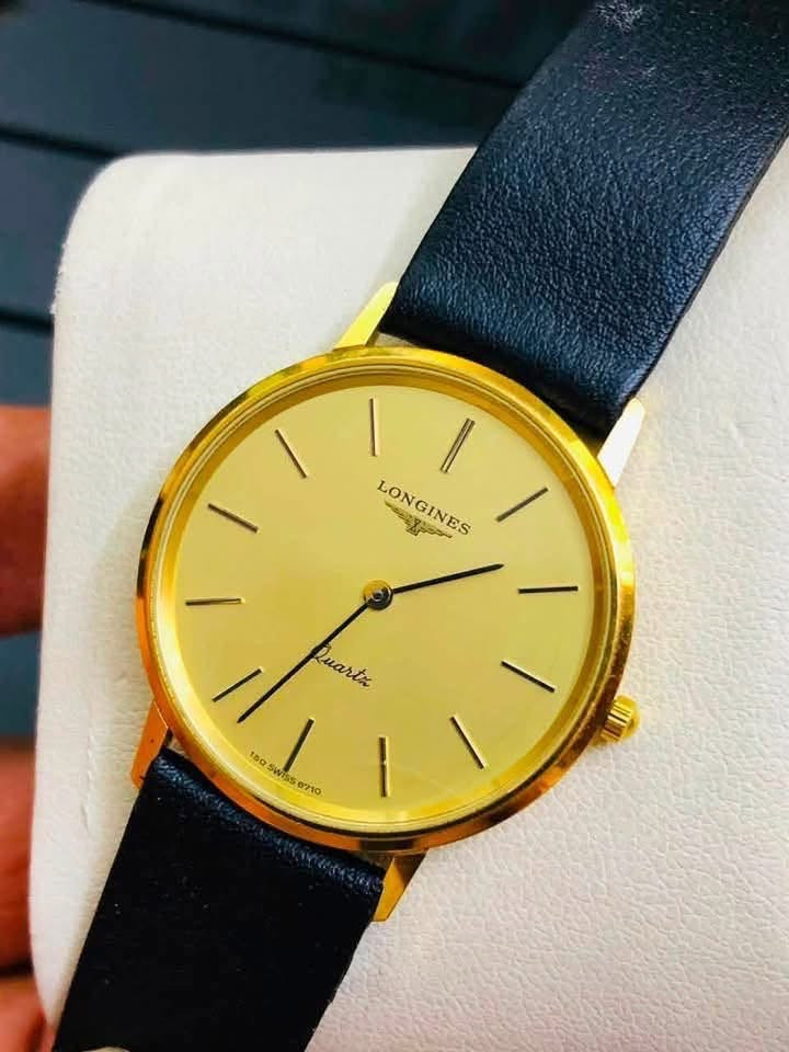 ساعة لونجين( LONGINES) كواتز 
سويسري اصلي  انتاج الثمانينات 
 سلم / تغليف ذهب 20 مايكرو    
للاتصال ***********

