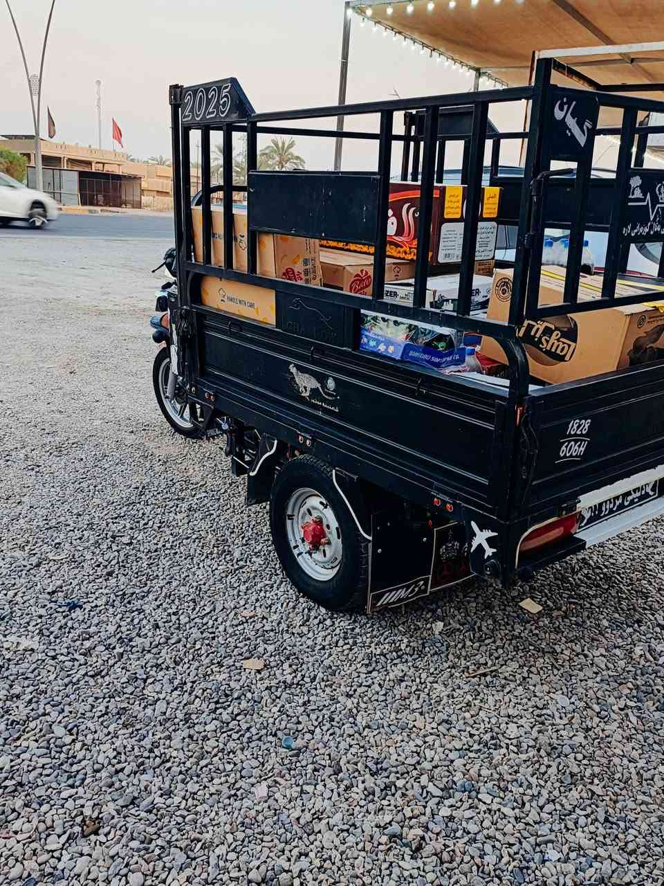 سلام عليكم ستوتة للبيع
تخم تاير جديد
شاصي وركبة كفالة 
كاملة مكملة كلهة شغالة
مكان ديالى قرب سيطرت الغالبية
منصوريت الشط ***********
السعر 1650وبيهةةمجال قليل 
وراق موجودة
