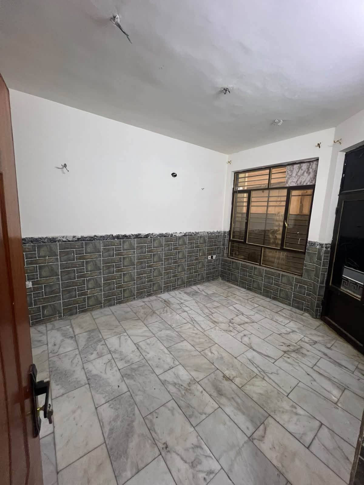 🏠 للإيجار في السيدية – مربع الاقتصاديين
بيت حلو ونظيف، ما يحتاج أي شيء، ويحتوي على:

* غرفتين نوم

* صالة

* مطبخ

* خدمات

📞 للاستفسار: ***********

أرام للاستثمار والتطوير العقاري
