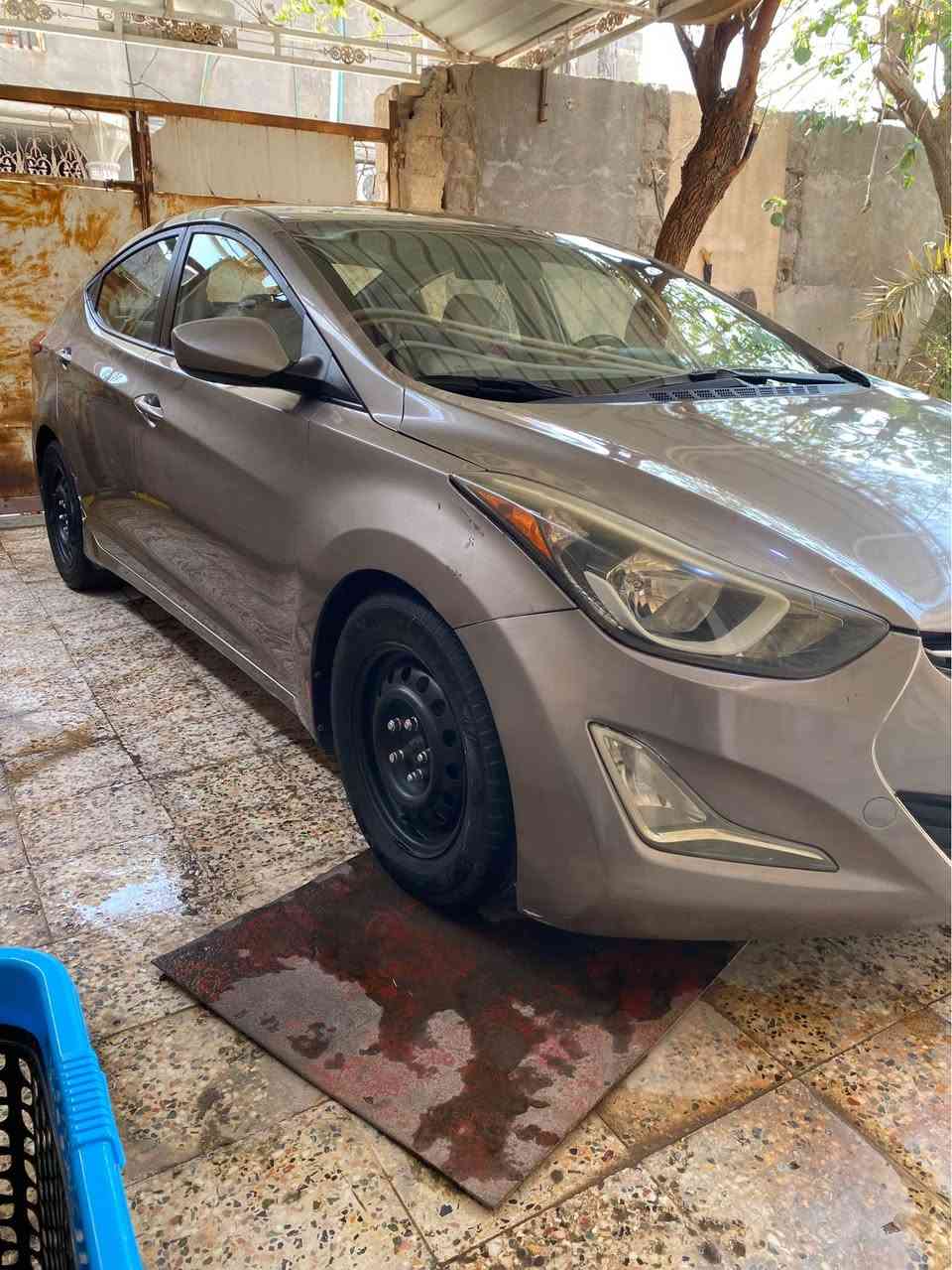 السلام عليكم 
النترا ١٦ وارد امريكي حره تحويل رعيها جيراني حادثها باب السايق ومدكر الامامي تبديل اصلي ورش بيها باب خلف السايق وبنيد وقبق الجنطة تبديل قطعه اصليه نفس اللون يعني ٥ قطع 
تبريدها عاطل كنبريسر ومكينه بيها ضعف سهرها ٨٠ 
مكانها الزبير المربد الجديد *********** الزبير, البصرة
