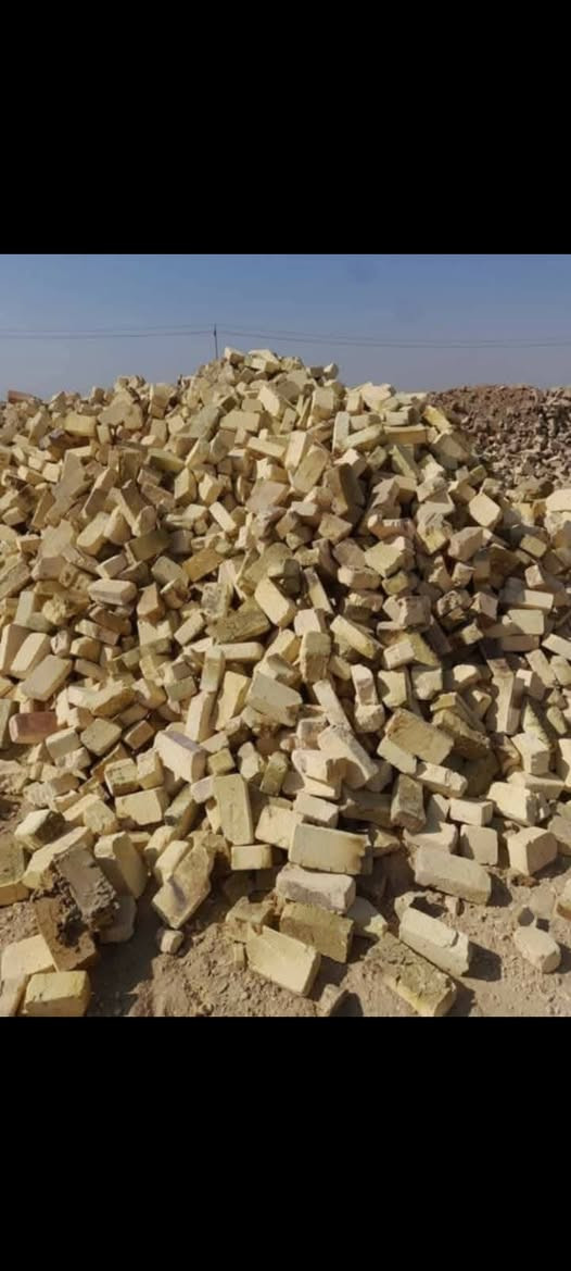 كسر للبيع  اغلبيته ثليثي وطابوك 

من يود الاتصال برقم ***********
او المراسله علواتساب,*********** عمارة, ميسان
