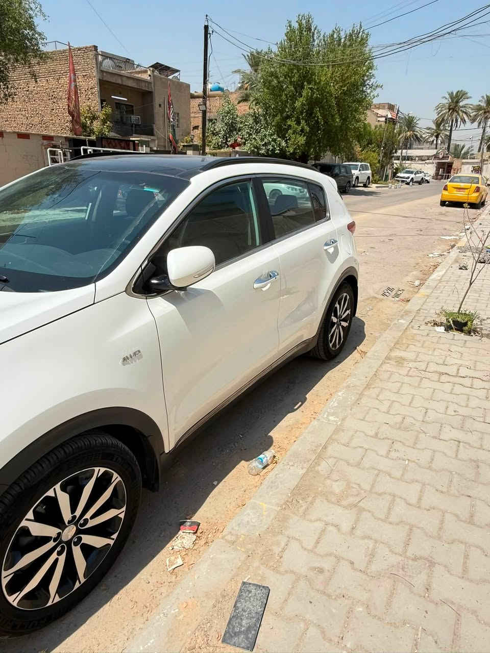 السلام عليكم 
للبيع سيارة كيا سبورتج موديل 2019 بغداد وارد امريكي 

مواصفاتها EX
    محرك 2.4 GDI بنزين، 4 سلندر
* فتحة/سقف بانورامي
* مقاعد أمامية مدفأة
* مقعد سائق كهربائي
*ستيرن تدفئة
* شاشة وسطية + Apple CarPlay / Android Auto
* كاميرا خلفية
* حساسات خلفية وامامية
3 وضعيات قيادة 
*صندوق كهربائي 
* 5 ركاب
ماشية 110.000
للتواصل ***********
