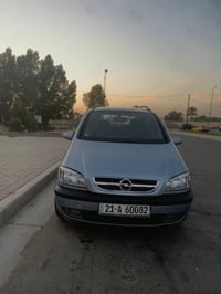 اوبل زافيرا للبيع موديل ٢٠٠٥   ٧ راكب  تبريد ثلج قطعتين  محرك ١٦٠٠ بلا...