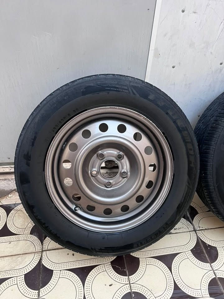 ويل كب حجم 16 لاعواج  لا لحيم شرط البلنص تاير مو زين يحتاج تبديل
السعر 200 وبي مجال مكاني بابل 
***********
