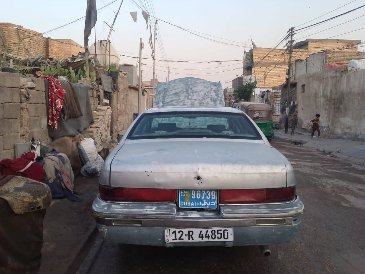 السلام عليكم سيارة بيوك موديل ٩٢ رقم انكليزي نينوى هزة جديدة مشروع وطني كير ومكينه خير من الله للبيع السيارة بأسمنه تحويل ثاني يوم اني مكلف بالنشر العنوان بغداد السعر ١٨ ورقه وبيها مجال حك الجيه رقم صاحب السيارة ***********
