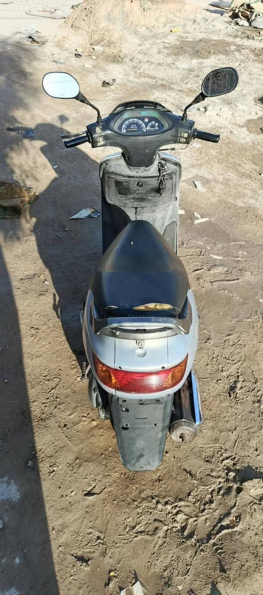 السلام عليكم دراجه جديده كلش نظافه 100بل100دراجه شرط كله بلادي سلف هندر كهربائيات كل شغال شلعه تشك الكاع شك دراجه صارله شهر طالعه من الوكيل السعر 650العنوان النجف ***********
