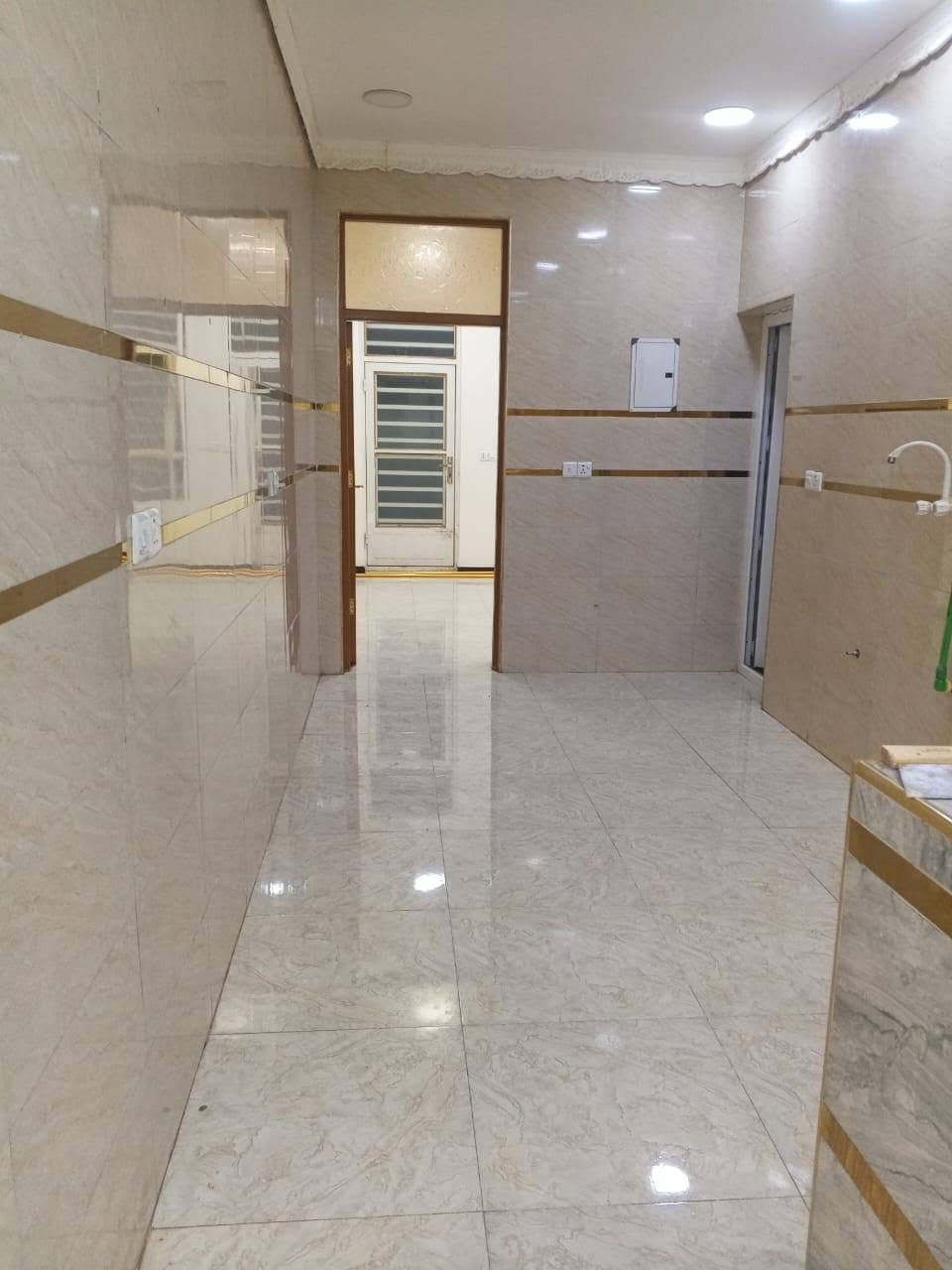 بيت للأيجار قرب مجمع الاحلا قرب البيطرة بسعر 350 الف دينار للأستفسار الاتصال على الرقم ***********
