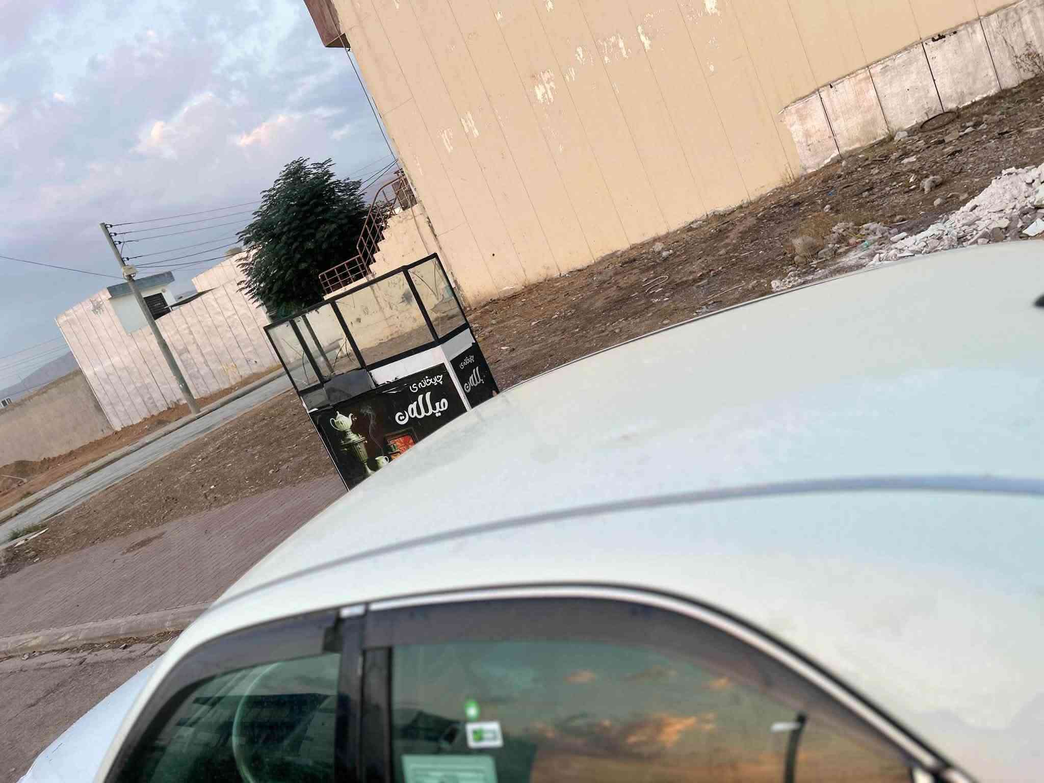 ٢٠٠٢ • أبيض لؤلؤي • مقاعد كهربائية