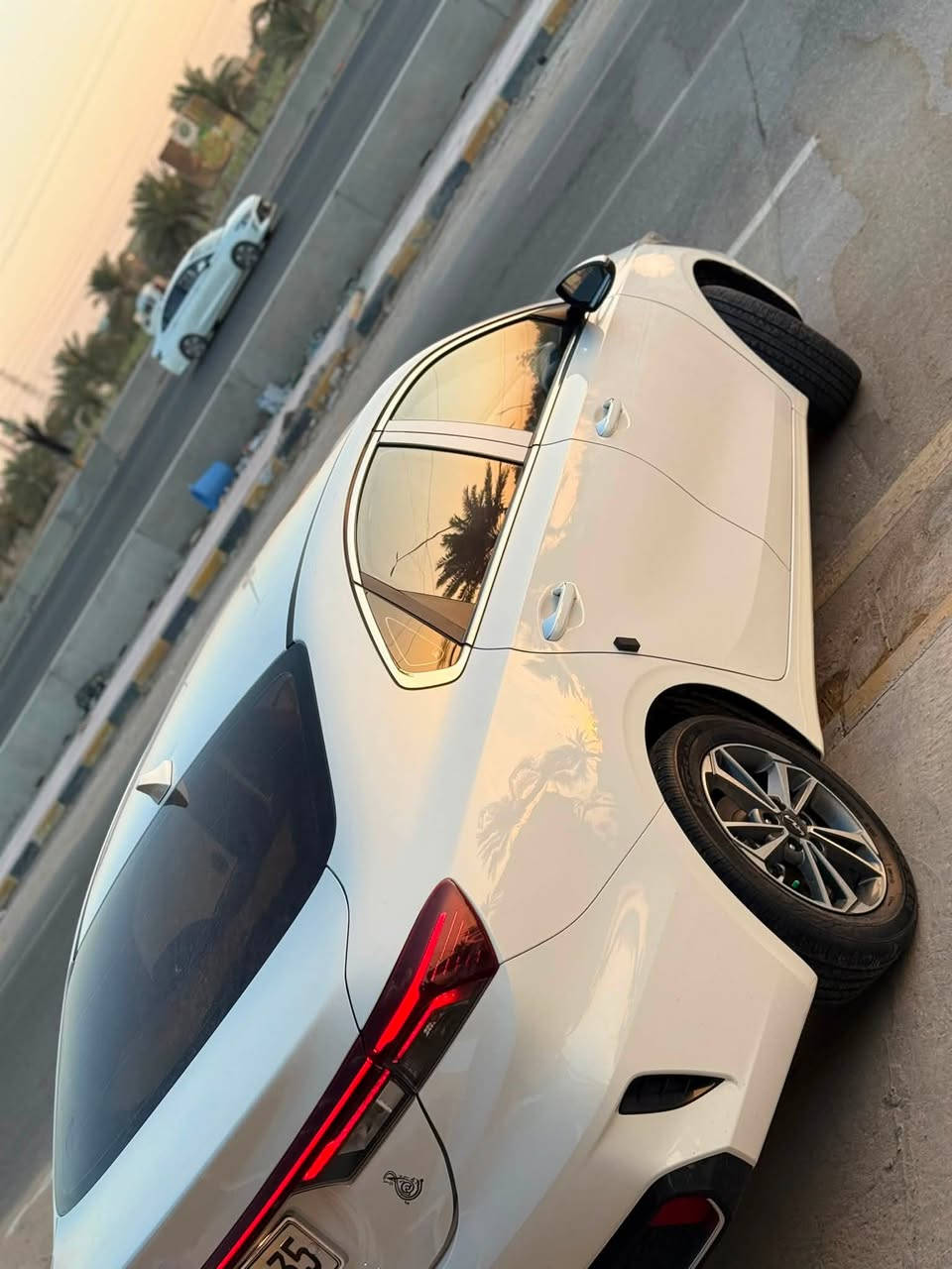 السلام عليكم للبيع كي 3 مديل 2022 فول مواصفات كفاله عامه ما عدا جاملخ الأمامي بي بارد ماشيه 37 الف 
العنوان النجف الاشرف حي السلام 
السعر 137
للتواصل ***********
