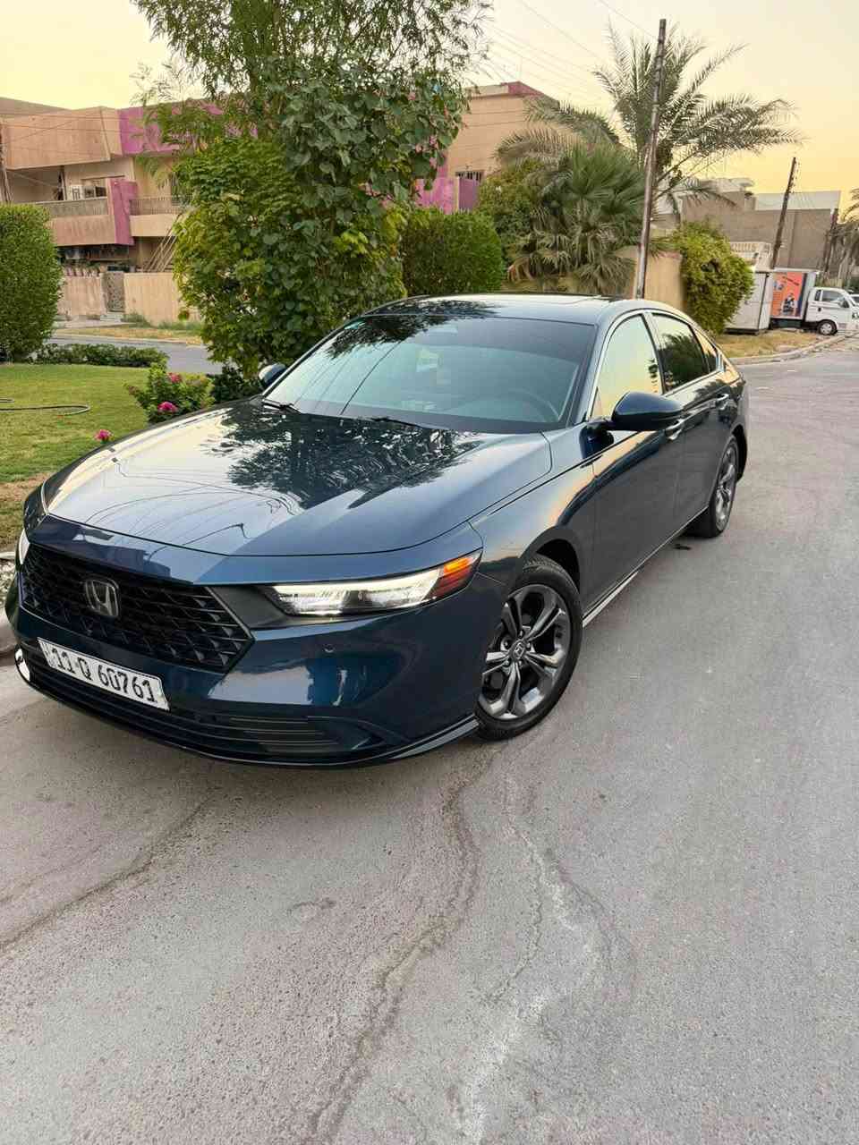 السلام عليكم 

هوندا اكورد 2024 هايبرد EXL 

محرك 4 سلندر 2000 هايبرد

المواصفات :
فتحة سقف
رادارات محيطية كاملة 
كراسي كهرباء 
تشغيل عن بعد 
تحكم ستيرن كامل 
تحديد مسار 
هاند بريك كهربائي
تدفئة كراسي
خزن ميموري 
مقاعد جلد 
شاشة كبيره 
عداد دجتل 
شفتات ستيرن 

الممشى / 15 الف 

الضرر / 
موضح بالصور 
الصندوك والجاملغ قطعتين فقط 
بجم كبس 
بدون ايرباك 

السعر 180$ وبيها مجال للشراي ما اوكف وياكم حبايب
مكان السياره حي الخضراء بغداد 
*********** بغداد, العراق
