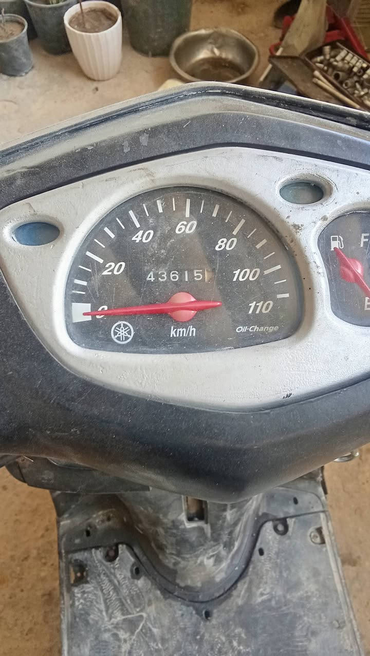 سكنس نثية كابريتر ياباني الدراجة ناقصهة صبغ سرعة 110رايدهة 450وبيهة مجال.    رقم الهاتف ***********
