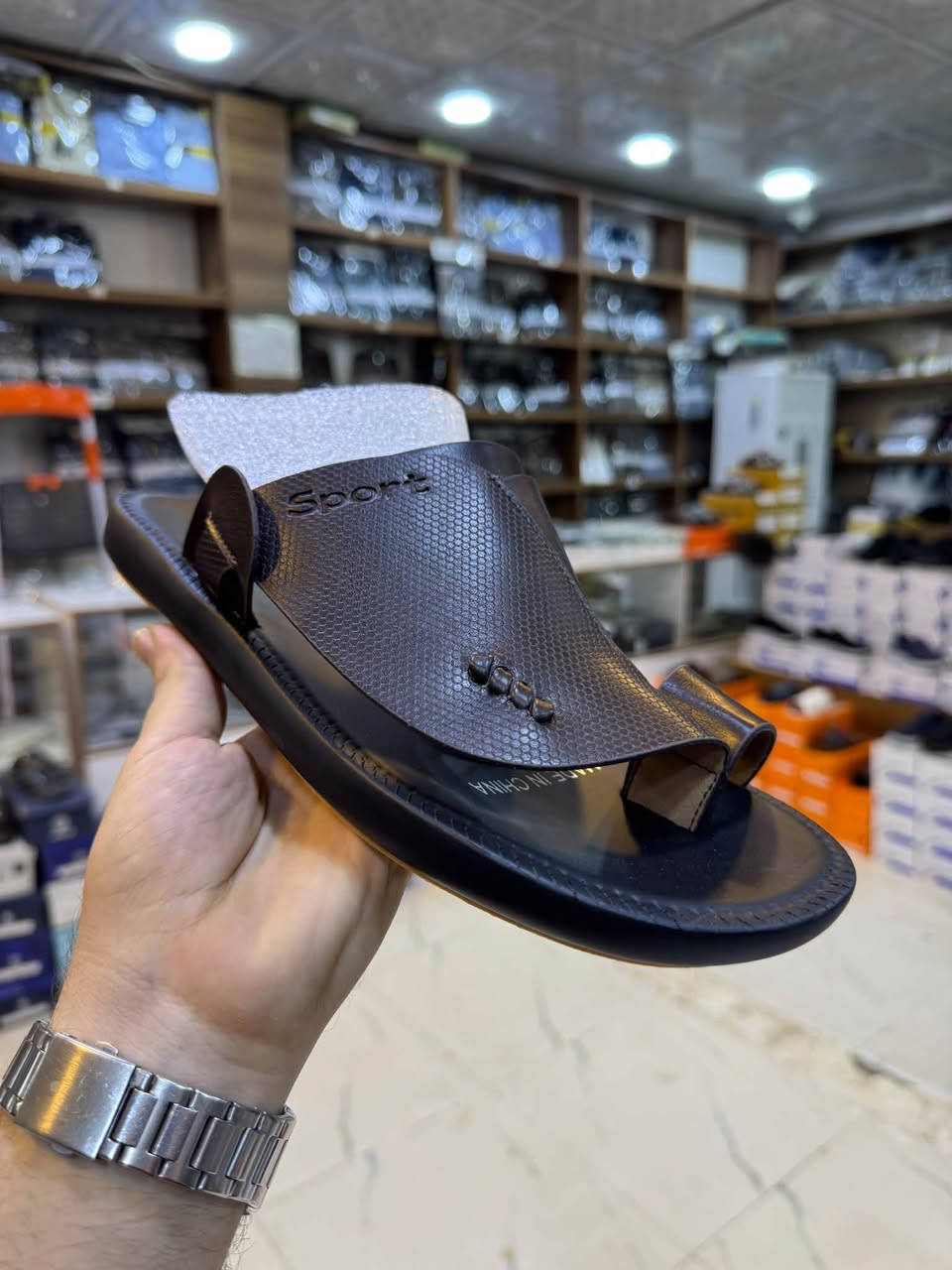 شحاطات زبيري "اسود - جوزي"
السعر 15.000 ففط
طركه ربل طبي

القياسات. 41-42-43-44-45

الشهم للزي العربي الشرقاط السوق الجديد قرب صيرفه البهار رقم المحل c1
***********
***********
خدمه توصيل جميع المحافظات 5000
