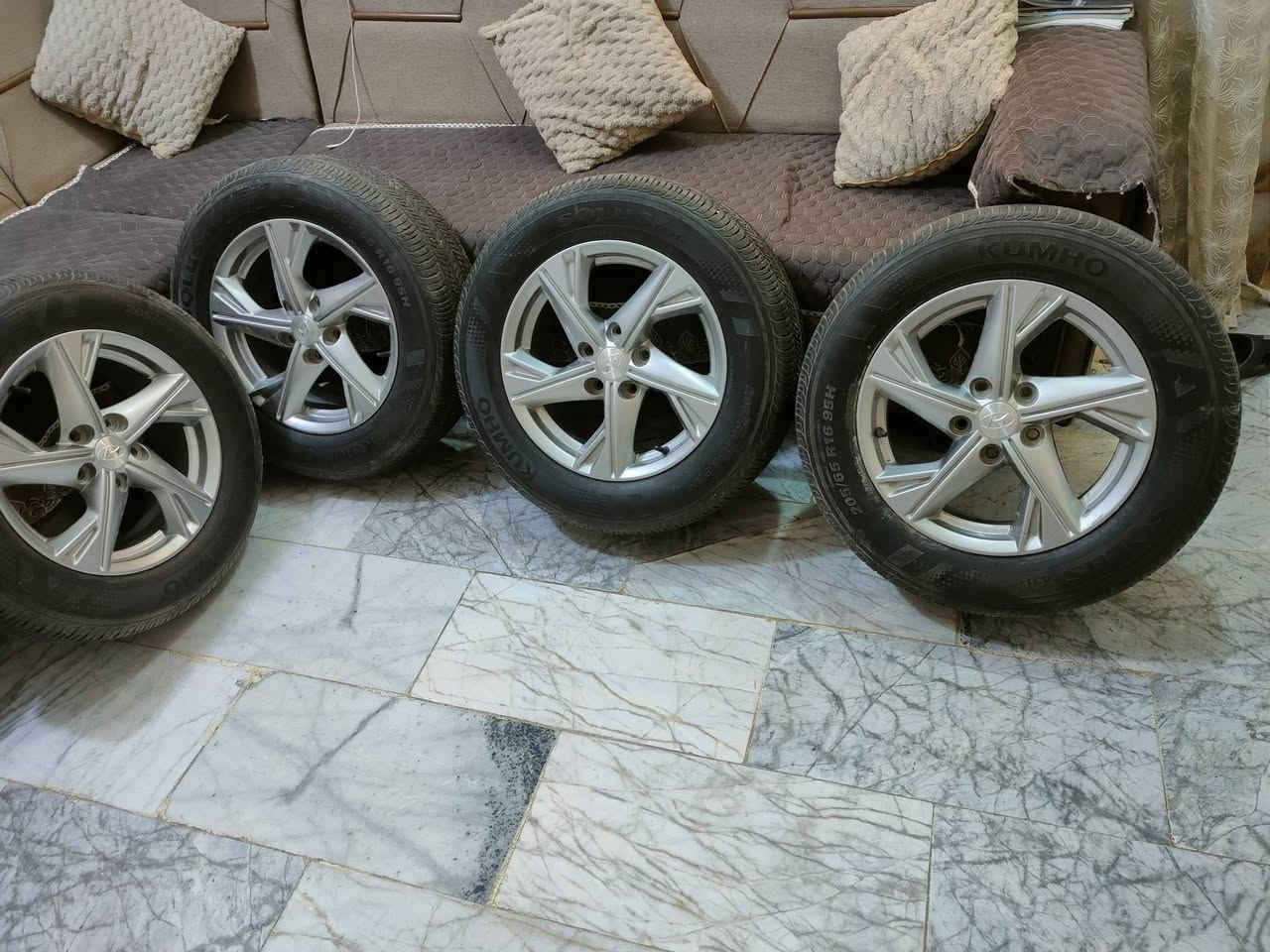تخم ويل كب وياه تاير كومهو نص عمر اصلي مال الشركه
 حجم 16 السعر 225 للتواصل
***********
