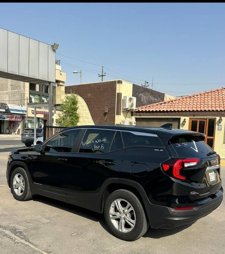 جمسي تيران  2023 تبديل بنيد وجاملغ السياره جديده جدا بدون رقم منفيست باسمي حساسات خلفيه أماميه اشارات بمري وباقي المواصفات السعر 142  وبيها مجال للإستفسار ***********  مكاني البصره شكرا  لإدارة الكروب

نص مكتوب في الصور:
- موديل 2023
- السعر 143 وبيها
- كامره خلفيه
- رادارات خلفيه
- ضررها جاملغ وبنید وتصليح درجة اولى
