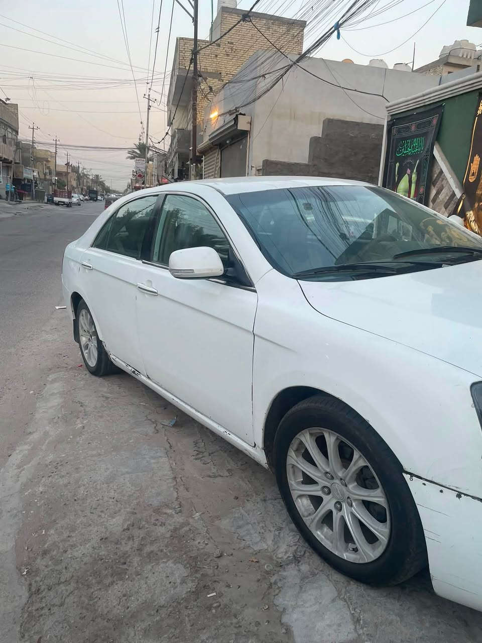 امكراند EC8 موديل 2012 للبيع مصبوغه عام وبيها ضربة معمرة وموضحة بالصور والسيارة بيها تنقيص المكان بغداد ابو دشير السعر ٣٤ وبيها مجال 

الهاتف *********** متواجد واتساب
