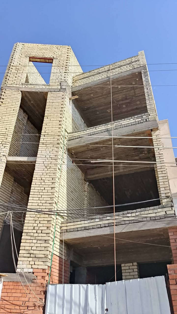 خلفة بناء شكل درجه اولة وزن + خيط وشاهول وعداله #تسليم هندسي عملي بغداد فقط
#للاستفسار ***********4/ ***********#واتساب
