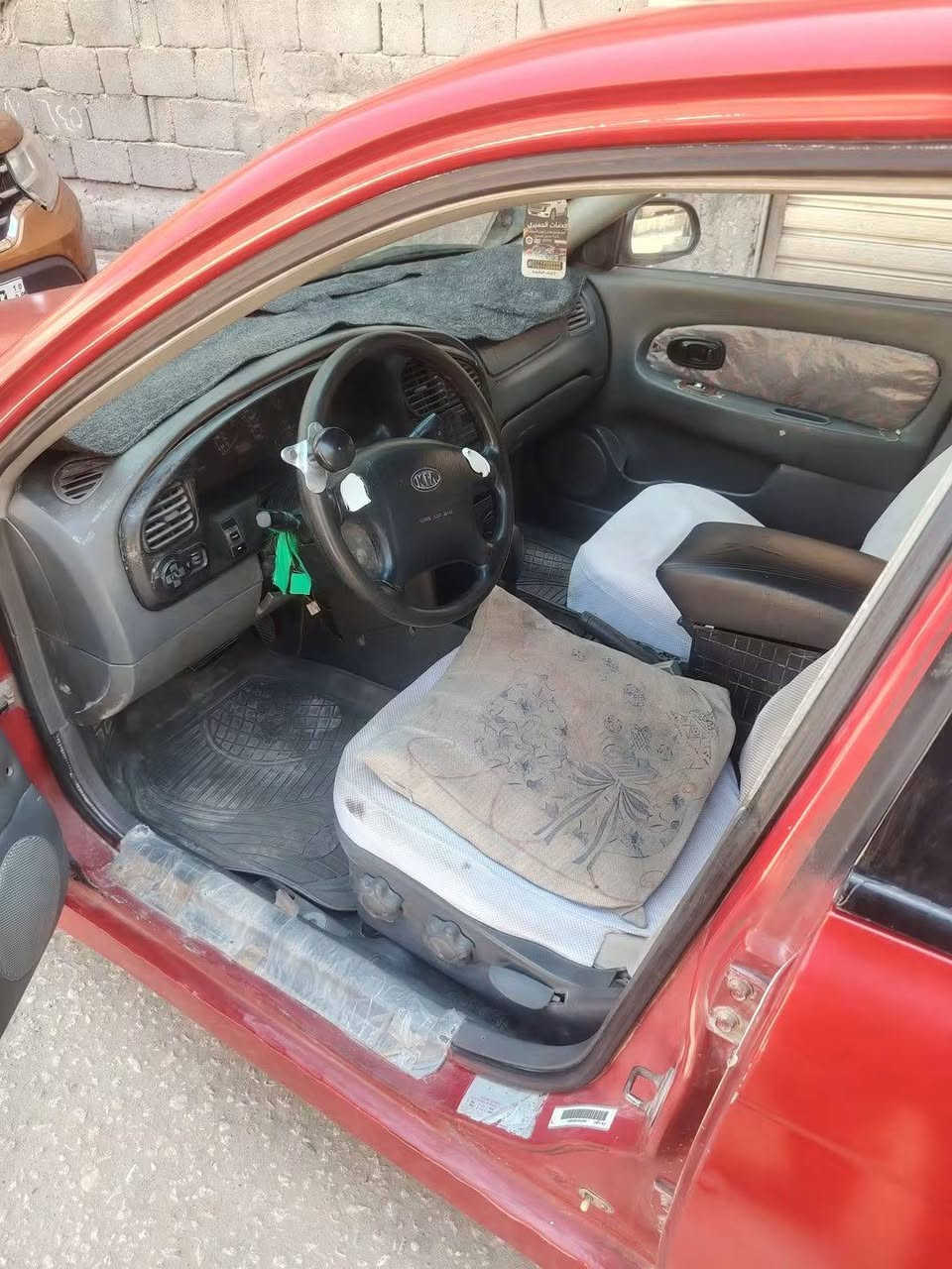 سبكتره موديل 2002 بسمي سياره جاهزه من كلشي بس بيها خيط تبخير بالمكينه والجامه الخلفيه مكسوره فقط مكاني كربلاء السعر 33وبيها مجال 
***********
