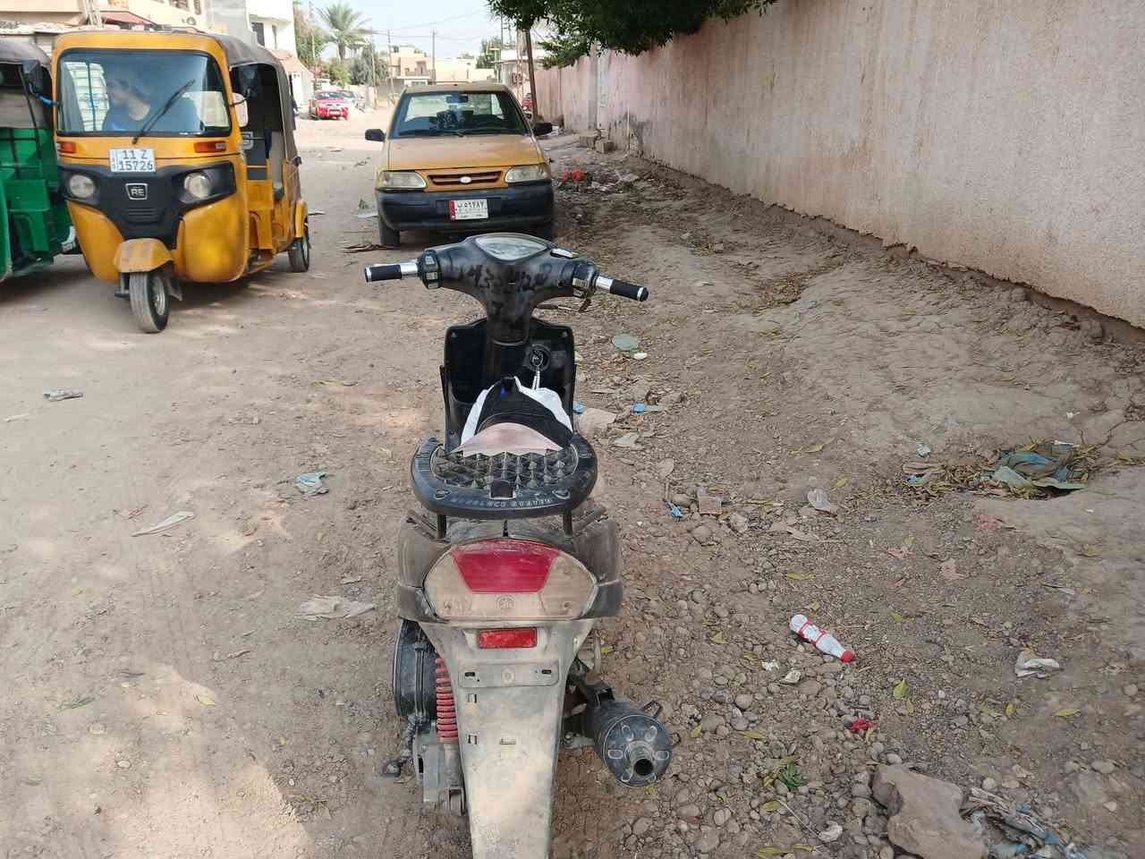 ماكس عدلة • سلف وهندر • دخان