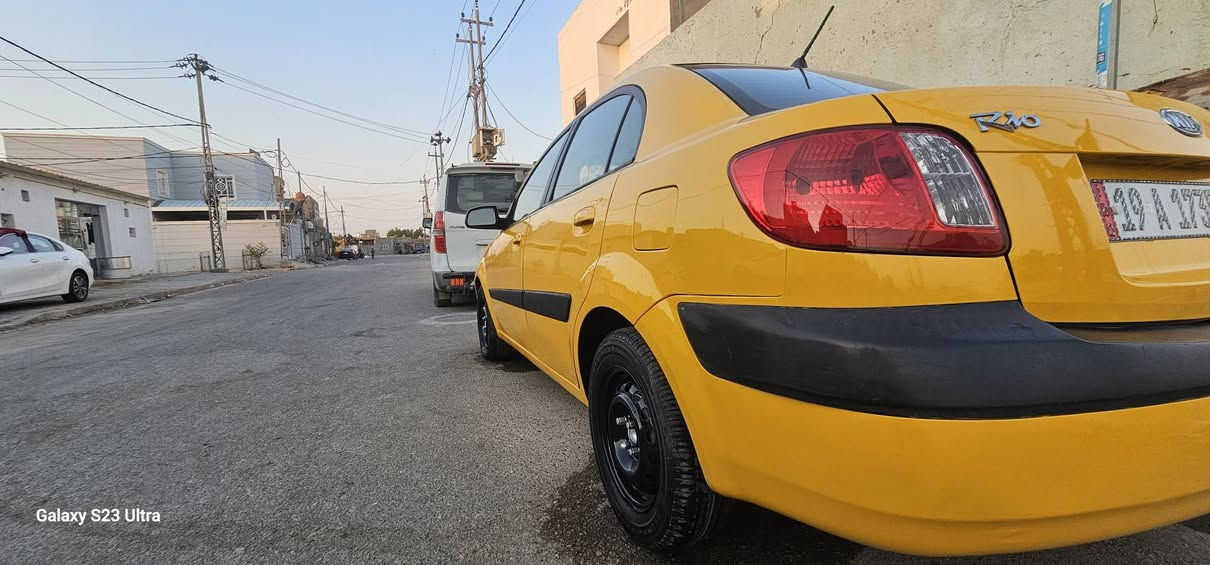 سلام عليكم ريو خليجي موديل ٢٠٠٦ جاهزه مكينه وكير حداديه تبريد تخم تاير باتري جاهزه مكينه1600 صبغه جديده مكفوله من الضربه القويه موضح كل شي بالفديو موجود بالمنشور رقم كربلاء دولي  بسمي تريد وكاله تريد مداور اني حاضر السعر ٦٧ وبيهه مجال الاتصال *********** السياره موجوده بديوانيه
