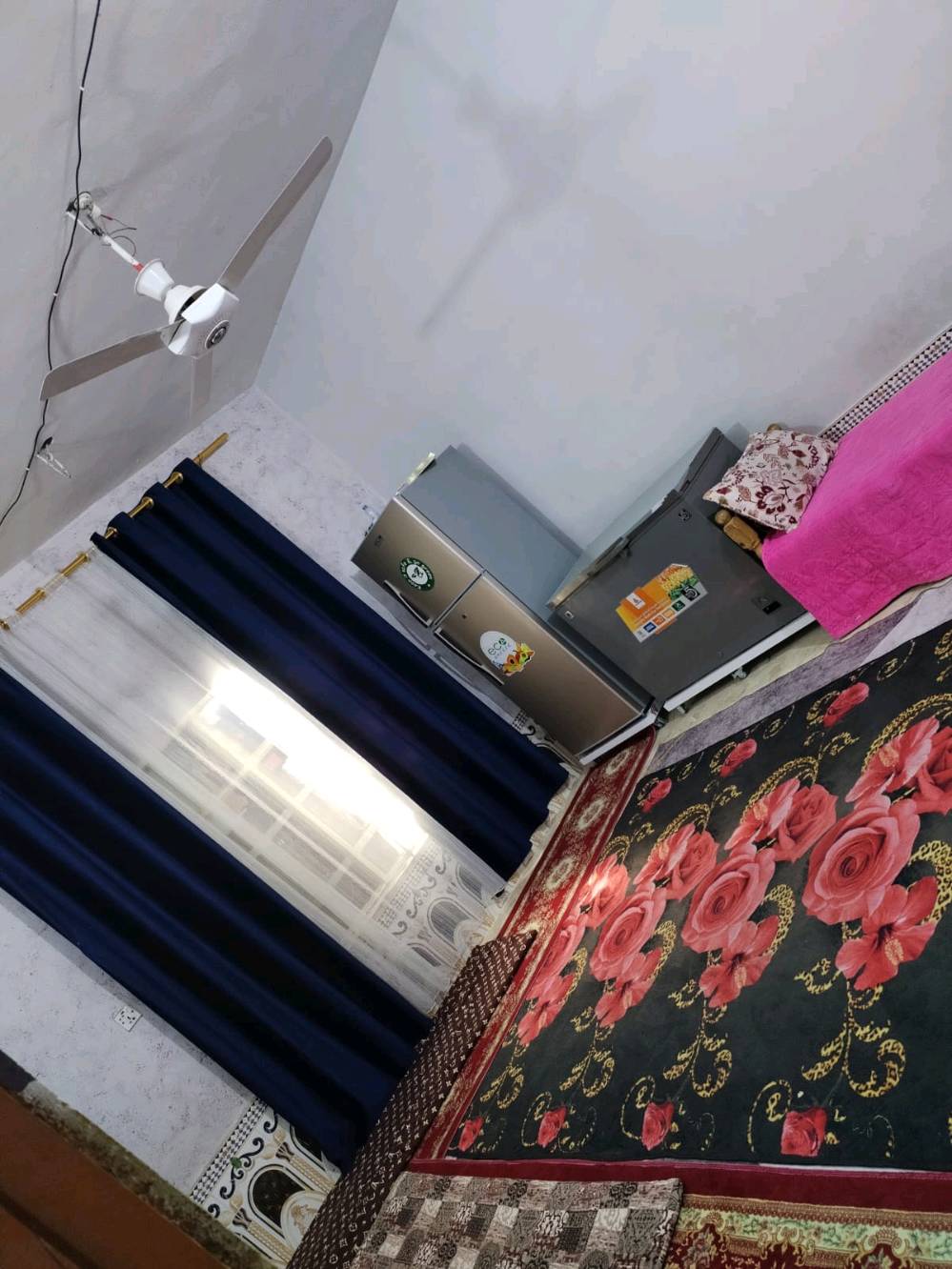 بيت للبيع مساحة 210m باب الدرب قريب من مدرسة المساعي المنطقة خدمات كاملة تبليط ماء مجاري ***********