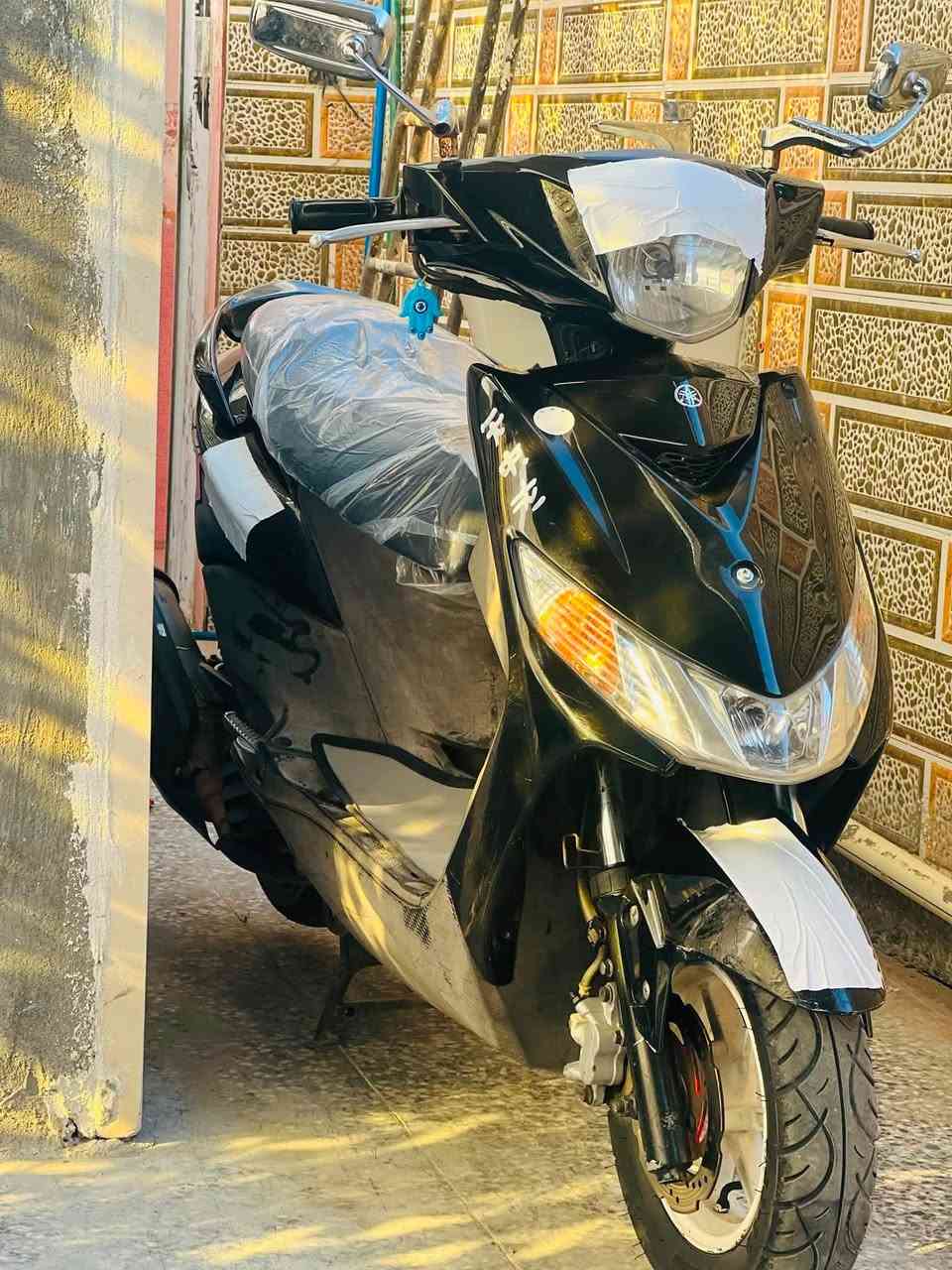 بسم الله الرحمن الرحيم ✨✨
للبيع. GTR. حديث دراجه بعده بالچياسه وكلش معتني بيهه شرفة عينك بدون هورنات الدراجه بيهه منضومه مال زنون اشاير لد خلفيه  الدراجه صارلهه 20 يوم من نازله من الرنبه أوراق موجوده السعر خاص أتمنه الميعرف بيهن ليعلق💞
بغداد الغزاليه 
***********
