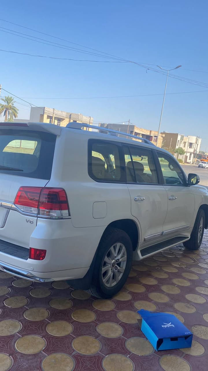 السلام عليكم للبيع لاندكروز ٢٠١٧ بريم كفاله عامه محرك ٦ ماشيه ١٤٠ بأسمي تحويل مباشر السعر ٤٧٠ $ وبيها مجال مكاني الرمادي للاستفسار  ***********
