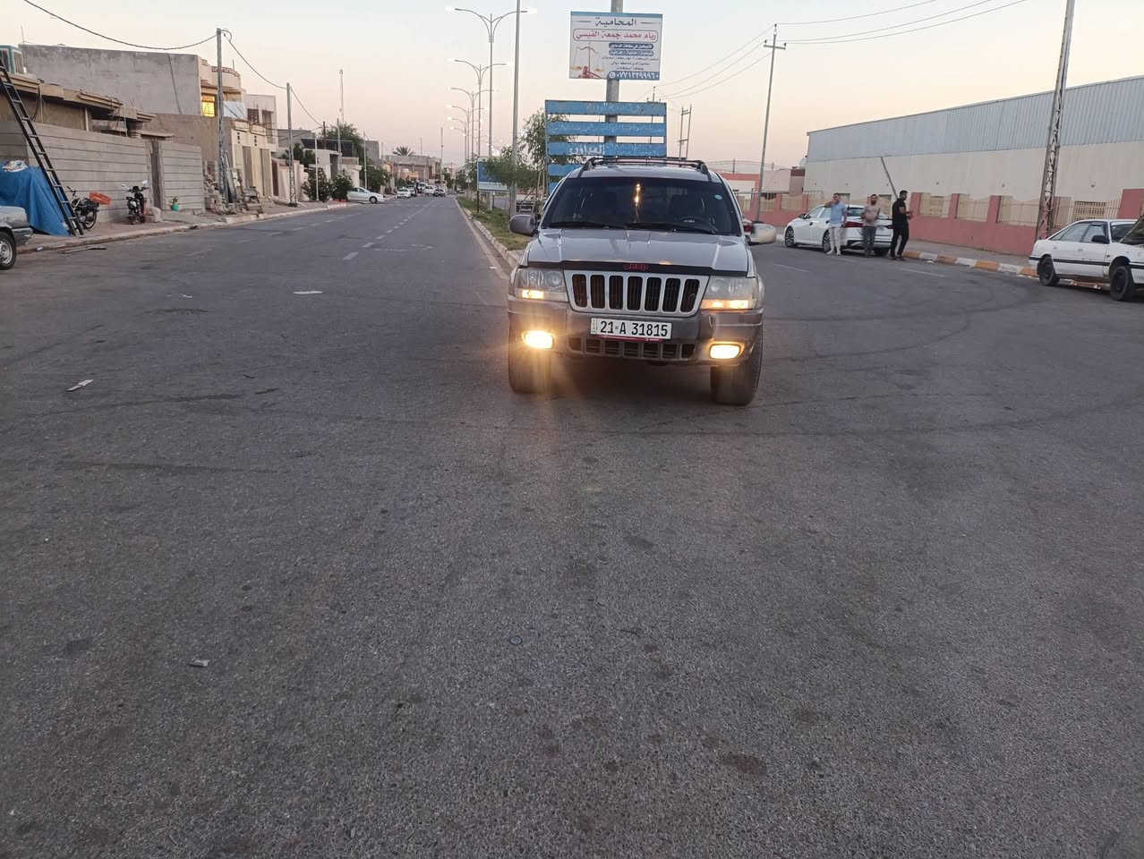 للبيع جيب شيروكي موديل 2000 فول لمتدد 8, سلندر رقم سليمانيه انكليزي باسمي لحد 2031جديد هزه برادجديد
كير محرك بشرط 
تخم تايرات وياله حجم 20 كروم 
باتري جديد قبل اسبوع شديتها 
حداديه على أيدي  
شاشه ايباد كامره
كروز سرعه شغال 
سياره مكفوله من ظربه وصبغ فقط نص باب السائق صبغ 
كاعيه مدوشمه جلد تنته مدوشمه جديد سياره ناعمه كلش 
السعر 68 وبي مجال بسيط كلش 
مكان السياره قضاء كلار 
***********
ملاحظه اذا عندك نفس الموديل ورقم شمال بيه تعمير عادي اراوسك واخذ فرق منك
للبيع جيب شيروكي موديل 2000 فول لمتدد 8, سلندر رقم سليمانيه انكليزي باسمي لحد 2031جديد هزه برادجديد

