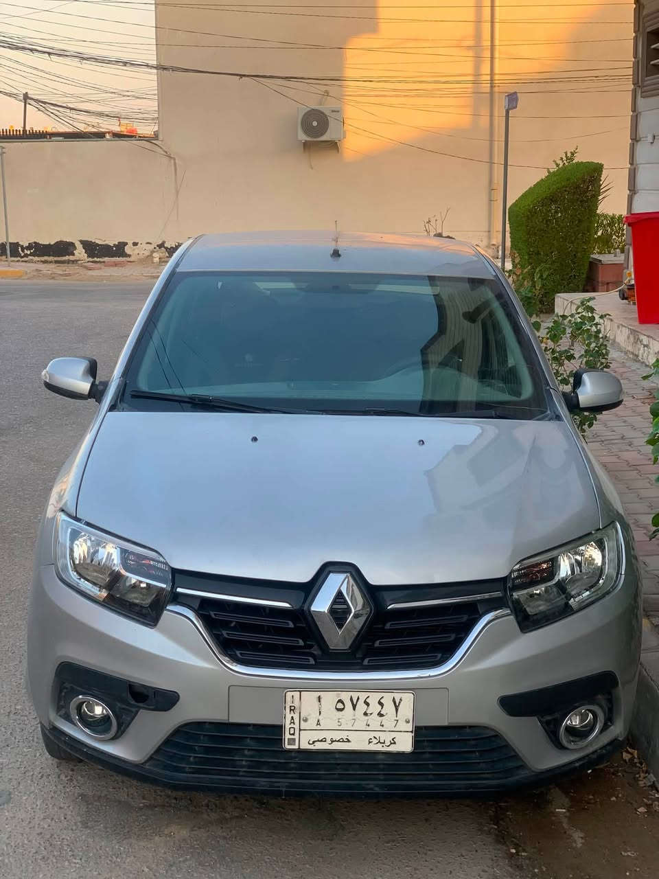 رينو سمبل 2018 مصبوغه عام جماليه اثر جراد وطخطخات بسيطه كير محرك بشرط تبريد شغال حداديه مكفوله السياره جاهزه للاخير كل نقص ما بيها السعر 58 مكاني كربلاء للاستفسار الاتصال على الرقم ***********
