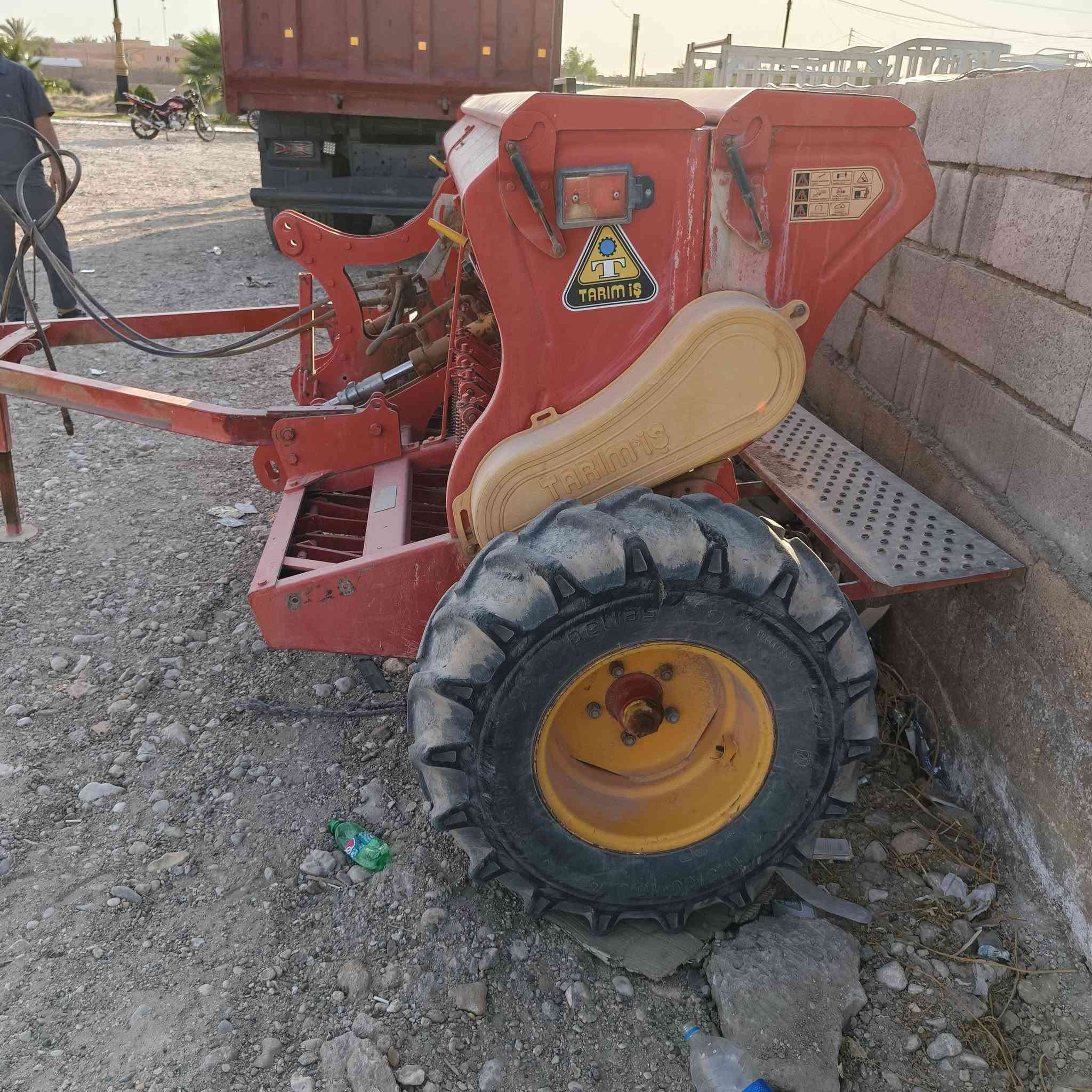 للبيع بذارة TARIM İŞ تركية موديل 2019
19 خط - 3.2 متر - صندوق بذور 300L + سماد 280L  
هيدروليك + عجلات ضاغطة + مشط  
الحالة: نظيفة وجاهزة للعمل  
المكان: القائم - الانبار  
السعر: اتصال ***********
