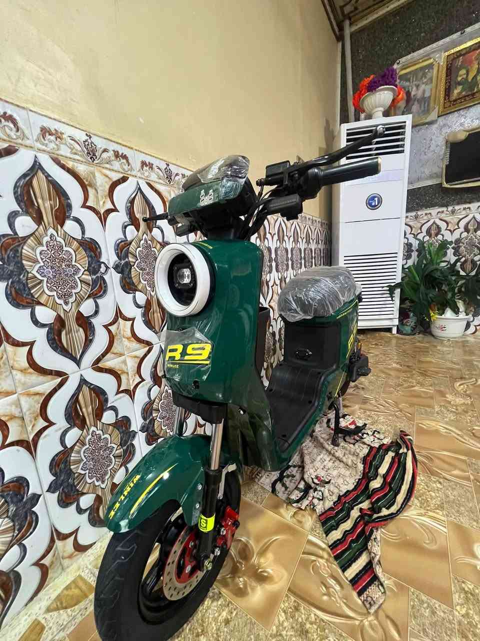 دراجة (R9) للبيع مديل 26 دراجه فوللل نظافه بطاريات 5. 32امبير ليثيوم تجي وتشوفك بعينك غراضه كامله من كلشي سله مرايات تجوه دواسات سوجين بصمات اثنين كارت تشغيل كلشي وياه سعره 475 وبيه مجال ***********واتساب فقط مكاني البصرة الحيانية شارع القاىد تاميم
