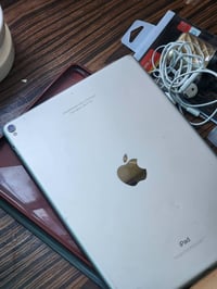 ايباد برو ١٠٫٥ • ٥١٢ • مكفول