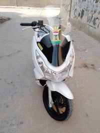 PCX جيل اول • ياباني • ابيض
