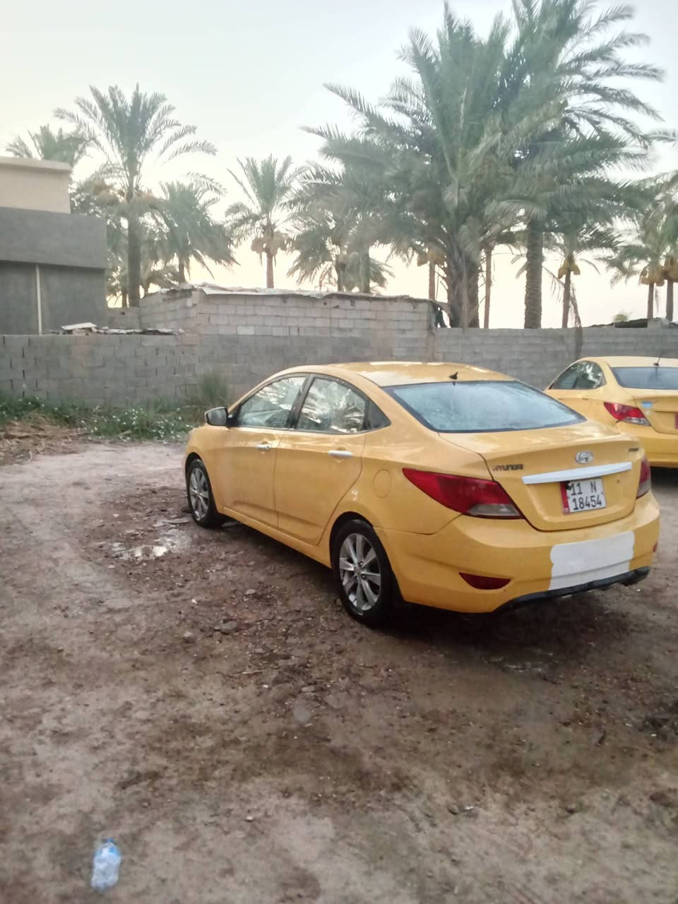 سلام عليكم لبيع اكسنت موديل 2015 خليجي محرك 1600 جديد سياره بيهة جاملق المامي بدون دواخل وجاملق الخلفي بي شويون شرط السونار  تبريد تخم تاير جدد كهربائيات جدد ويل كب 16 مري شفط تحكم ستيرن سياره جديده معنه الكلمه متصرف عليهة الف دينار من يدك لشارع رقم بغداد نكليزي مصفره من كلشي 
سعر 70 وبيهة مجال بي خير ويدلل الشراي 
مكان واسط العزيزيه رقم ***********
تصل وتدللل
