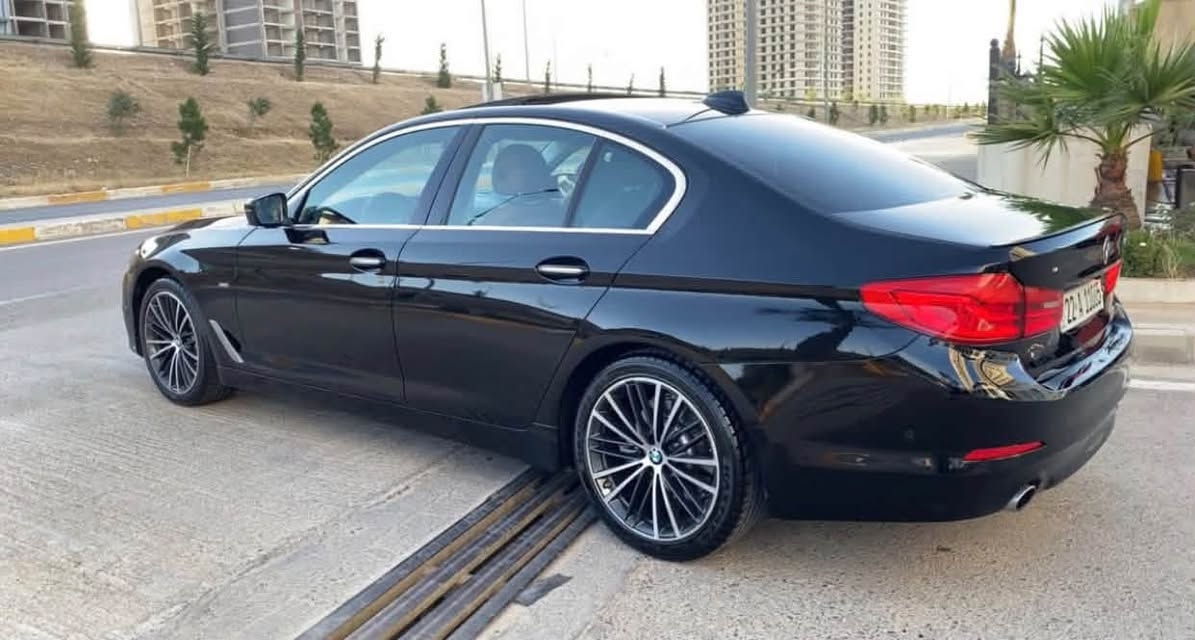 بيع فقط

السلام عليكم BMW حجم 530 لكجري  وكالة خليجي مديل 2017 فول مواصفات 
 فتحت سقف 
اناره داخليه 12 لون 
رادار وحساسات خلفيه واماميه
 مري شفط 
اطفاء اوتو بالازدحام 
هاند بريك بصمه 
قيادة 3 انظمه
شفتات تربترونك 
ماوس تحكمات  
بردات 
شاشه لمس وتقلب وترفع الصوت بالاشاره 
تحكمات استيرن فول 
انارة ترحيب 
كراسي جلد وكهرباء 
لايت عدسات ولد نهاري 
نظام تشغيل البصمه 
هواي مواصفات 
بيها وماكو لا كلوب ولاعطل ولامسج     

السياره صارت بيها طخه رجع عليها ابو بيكم وهيه واكفه وضربها خشم البنيد فقط انصبغ على كد الطخه مبين الصبغ  بدون داخل وصورة الضربه عندي وبيها سونارات 2  
وبيها بارد بالهلال مال جاملق الخلفي ممبين 

مبيها كل نقص  السياره ميحتاج لها غير صبغ الدعاميه الاماميه فقط لن مشخطه 

رقم اربيل السياره شرط تراي ل اربيل 

مكانها بغداد السيديه 

سعرها (((((((((((((((((((((.   225       )))))))))))

للاستفسار متواجد عام ووتساب *********** ابو يوسف
