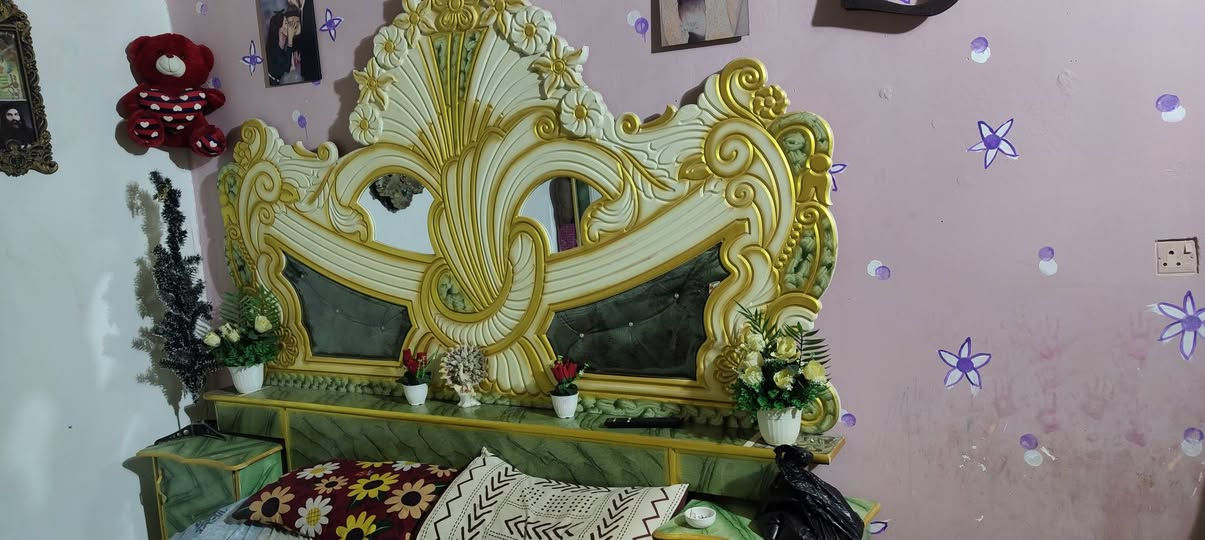 غرفه نوم نضيفه جدا للبيع مكان نجف دكور حلو الكنتور 6بيبان ست قطع كاملات ***********اتصل بيك خير ودلل بي وات ساب
