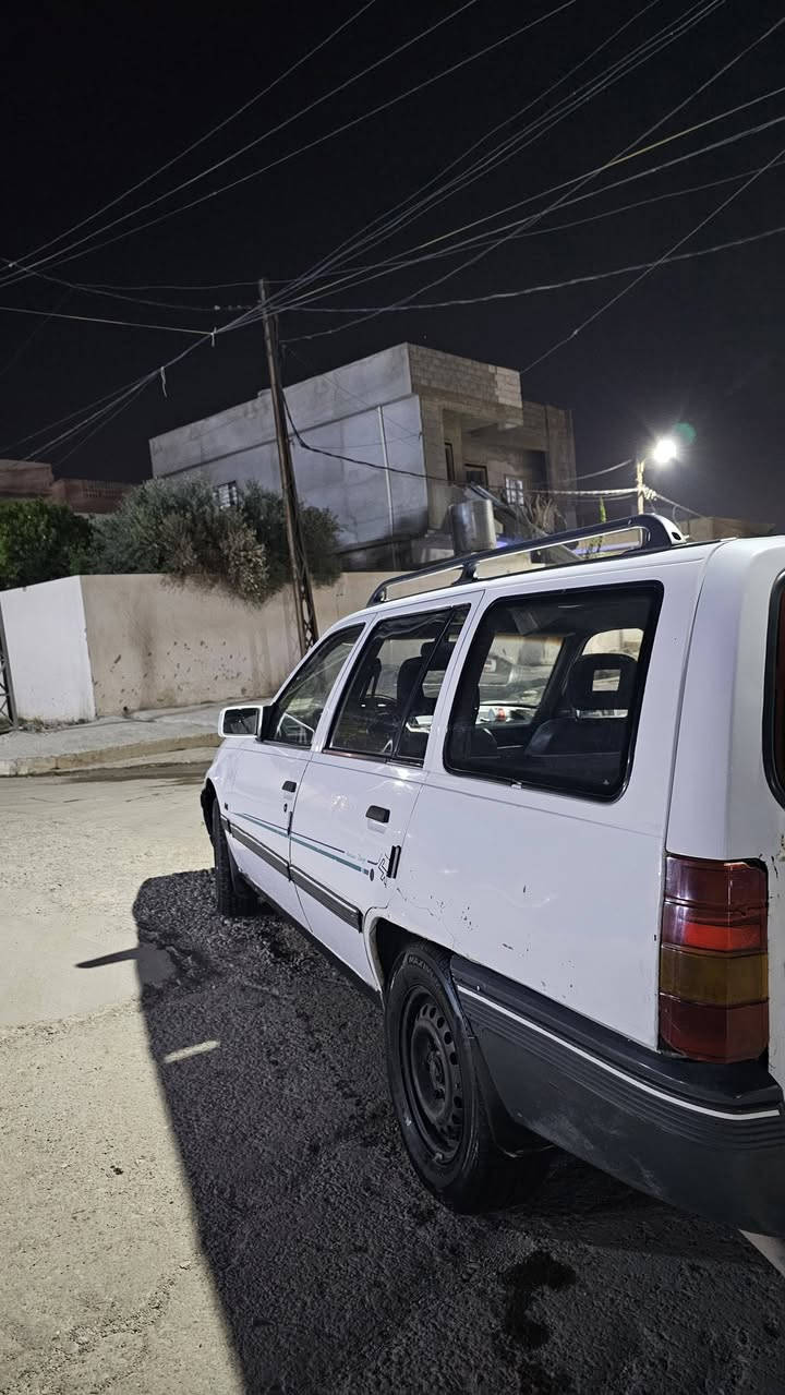 سلام عليكم
اوبل كاديت 

موديل91

صبغ دواير و دوسات فقط

محرك 16

كير عادي

رقم الهاتف واتساب 
***********
