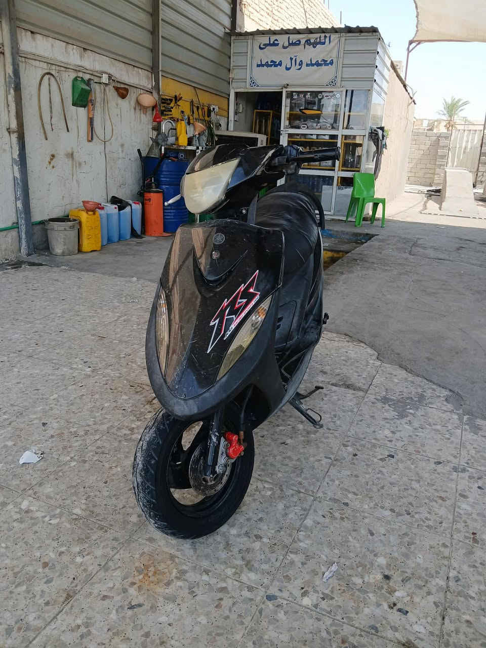 سلام عليكم ماكس عدله دراجه كفاله بكانه حله شارع ا80 سعر 600 وبيه ماجال رقم ***********
