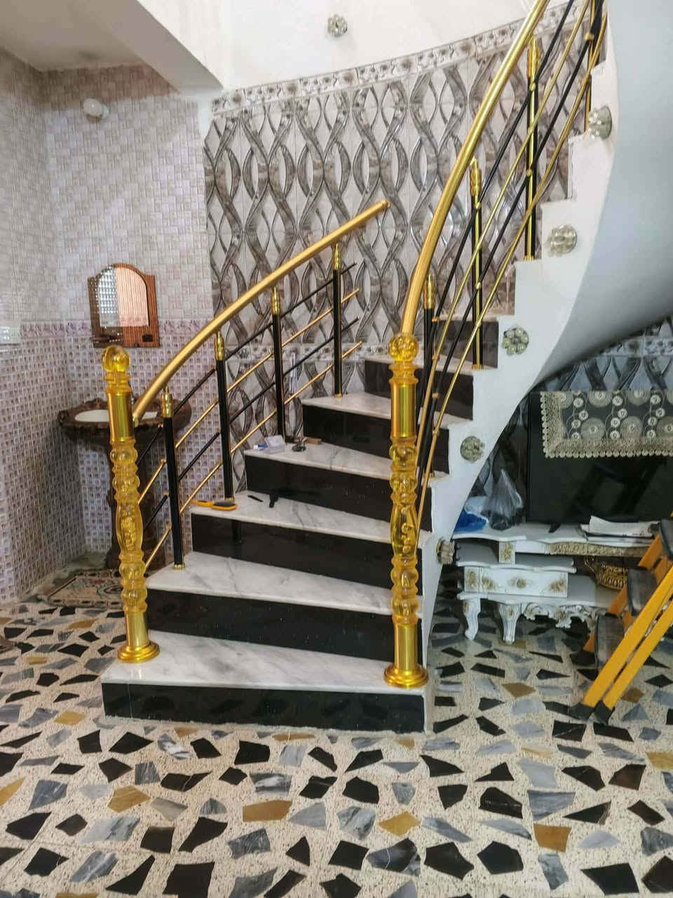 للبيع بيت بناء حديث
الموقع: حي العصري - قرب مدرسة الخلفاء - على شارع عشرين 
المساحة: 150 متر
الطوابق: قاطين
الغرف: 4 غرف نوم
المميزات: بيت بصف ركن + بي مخبز شغال داخل البيت

موقع ممتاز للسكن والاستثمار
للاستفسار: [*********** ]
النشر مكلف
مرتضى العبادي
