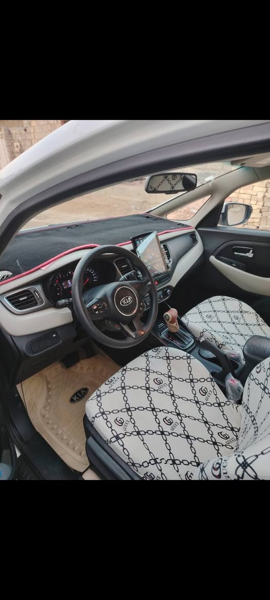 سلام عليكم كيا كارنز موديل ٢٠١٤ مكفوله من الضربه والصبغ فقط بارد بلباب سياره جاهزه من كلشي تخم تاير حداديه جديده تبريد جديد مكينه كير جدد على شرط سياره ٧ راكب فقط جراد بلقماره والبنيد *********** سعره ١٢٠ وبيه مجال لشراي

